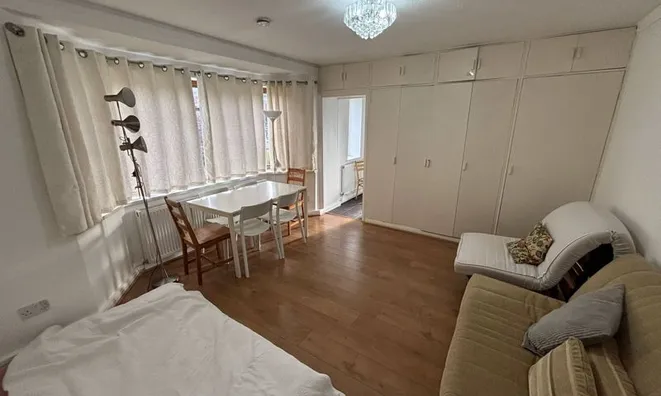 Недвижимость The Pantiles, Finchley Road, Temple Fortune, Greater: 7