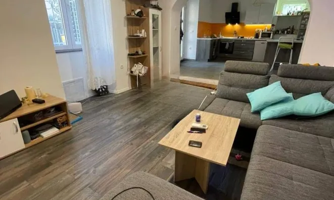 Недвижимость Трёхкомнатная квартира в центре: 1