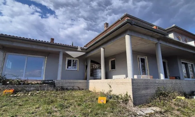 Недвижимость Семейный дом Вепринац: 3