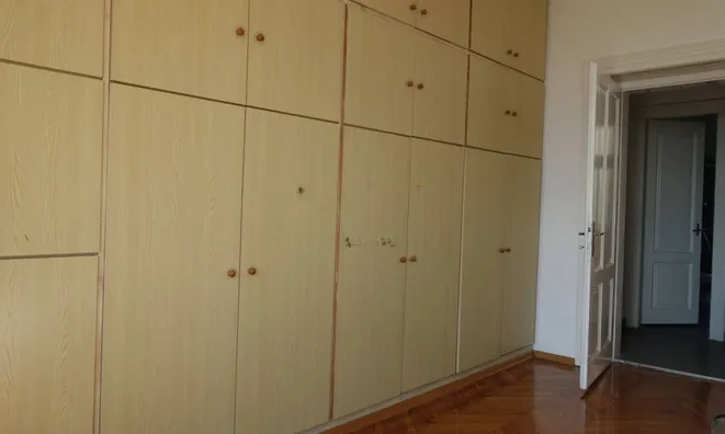 Недвижимость Четырехкомнатная квартира  
: 18