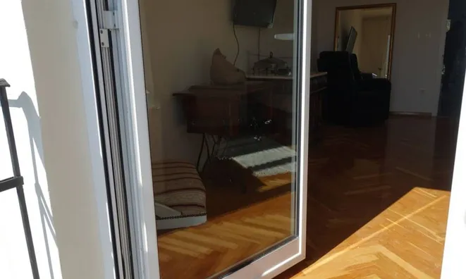 Недвижимость Четырехкомнатная квартира  
: 25