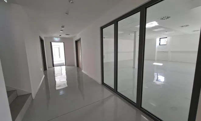 Недвижимость Офисное помещение Вич: 10