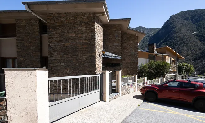 Недвижимость Apartment for sale in Santa Coloma, 3 bedrooms: 10