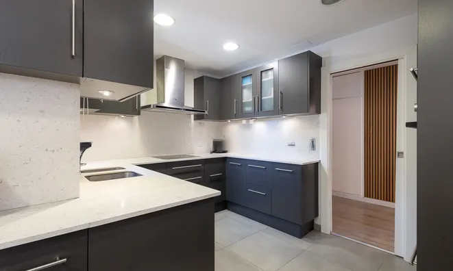 Недвижимость Apartment for sale in Santa Coloma, 3 bedrooms: 27