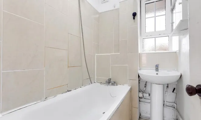 Недвижимость Pembury Road: 4