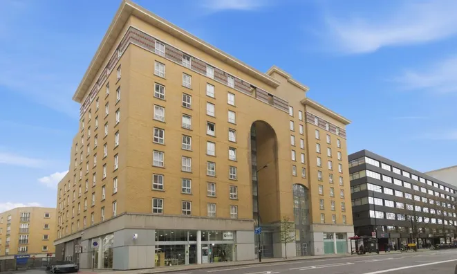 Недвижимость Commercial Road: 4