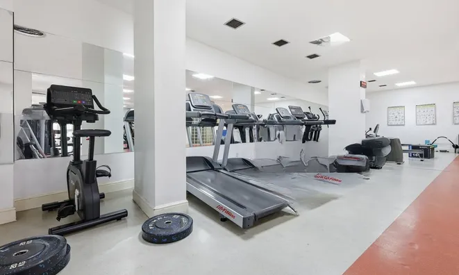 Недвижимость Dryden Building, Commercial Road: 8