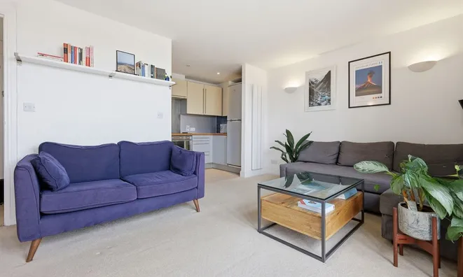 Недвижимость Dryden Building, Commercial Road: 12