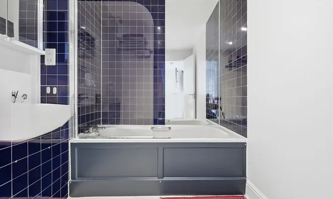 Недвижимость Dryden Building, Commercial Road: 19