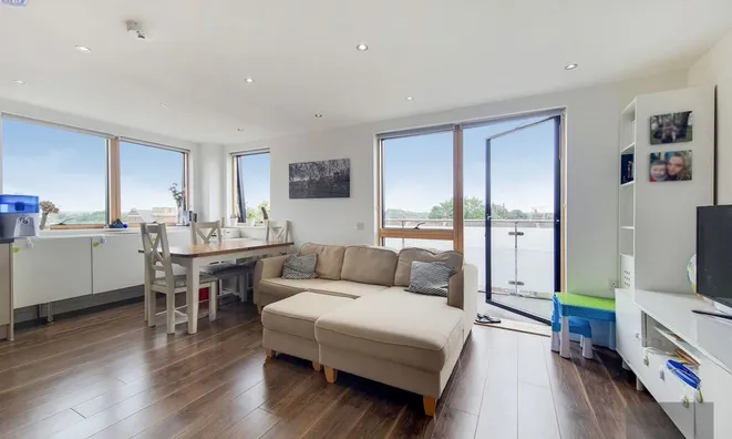 Недвижимость Church Road: 4