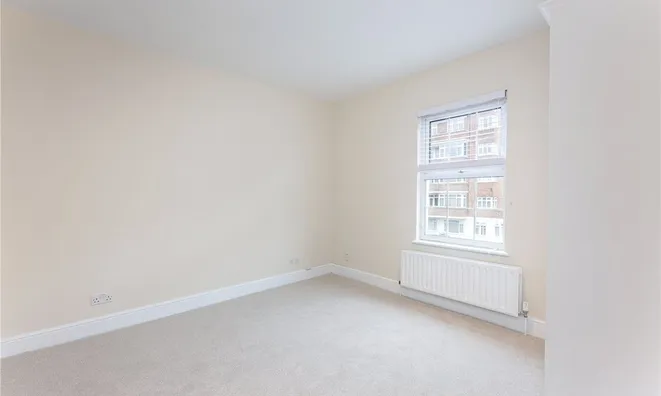 Недвижимость Upper Richmond Road: 2