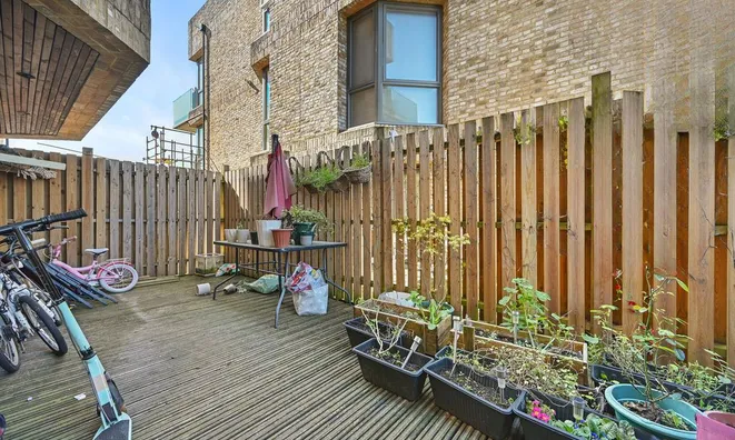 Недвижимость Hilltop Avenue: 3