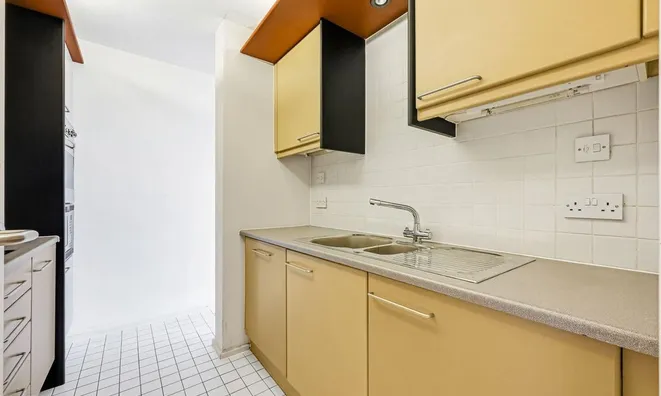 Недвижимость Cromwell Road: 10