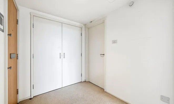 Недвижимость Cromwell Road: 11