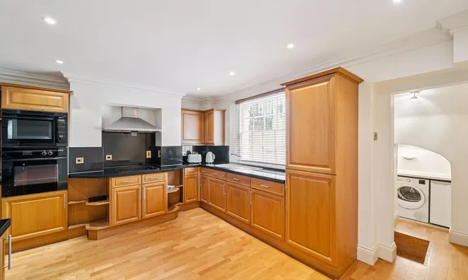 Недвижимость Hasker Street: 12