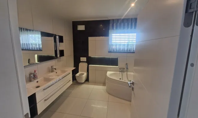 Недвижимость Semi-detached house 5 bedrooms for sale in Oberpallen: 5