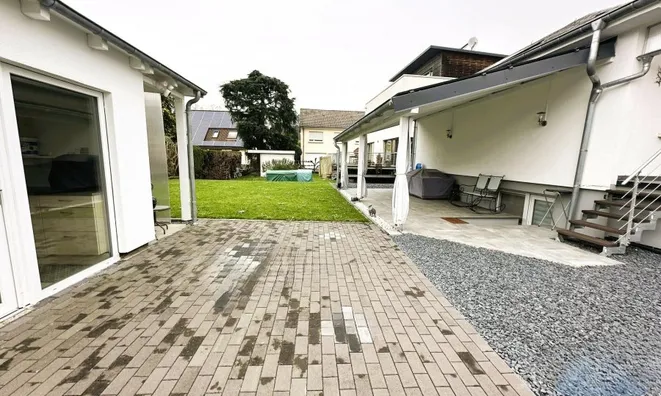 Недвижимость House 4 bedrooms for sale in Ingeldorf: 1