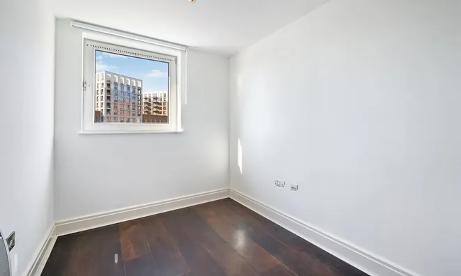 Недвижимость Smugglers Way: 2