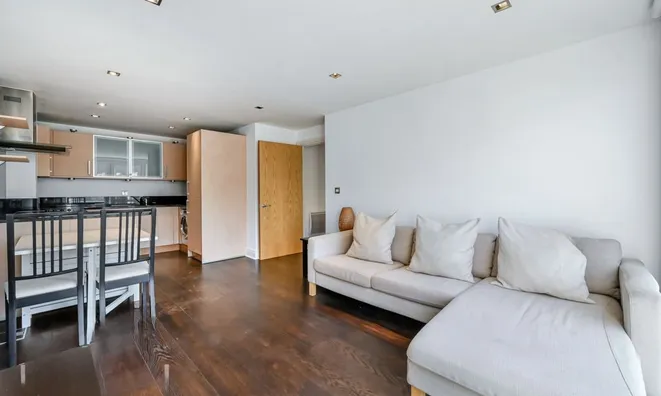 Недвижимость Smugglers Way: 6