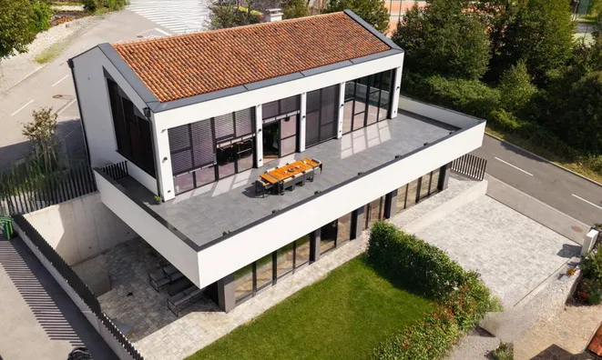 Недвижимость Дом в Сежане: 1