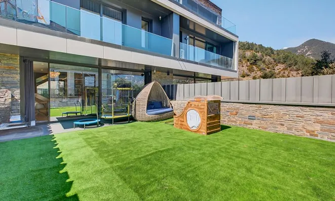 Недвижимость House with garden and terraces in Escàs: 1