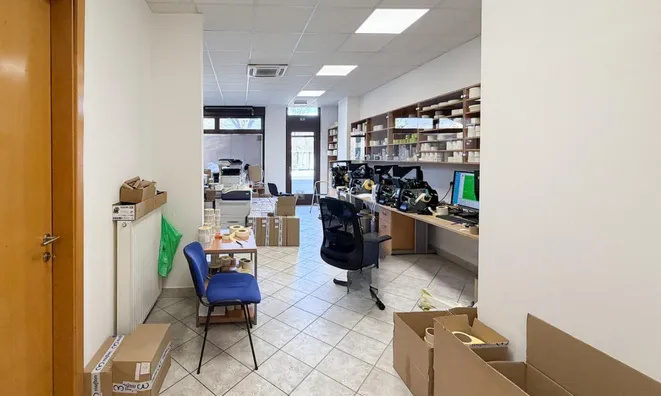 Недвижимость Коммерческое помещение Моще: 2