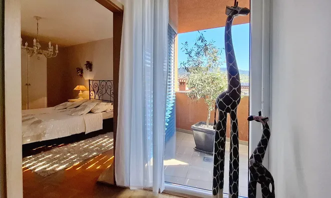 Недвижимость Четырёхкомнатная квартира на Долинской улице: 2