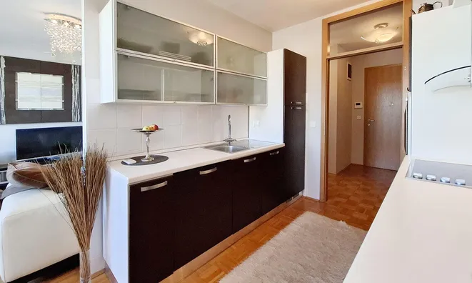 Недвижимость Четырёхкомнатная квартира на Долинской улице: 9