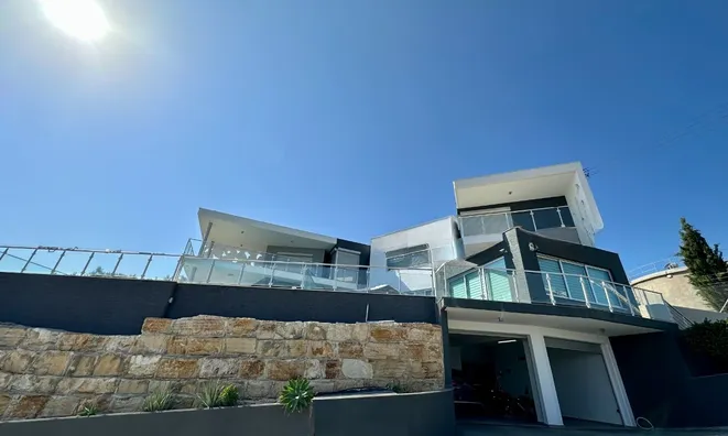 Недвижимость 6 Bedroom Villa For Sale in Agios Athanasios, Limassol: 2