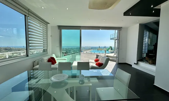 Недвижимость 6 Bedroom Villa For Sale in Agios Athanasios, Limassol: 4