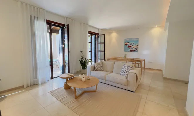 Недвижимость 2 Bedroom Apartment For sale in Agios Tychonas, Limassol: 4
