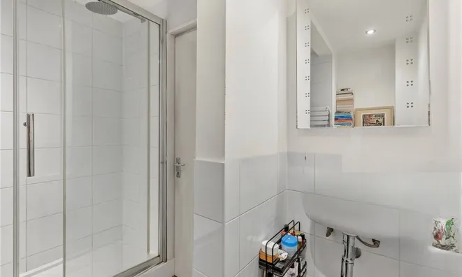 Недвижимость Vassall Road: 12