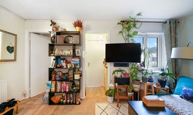 Недвижимость Carleton Road: 1