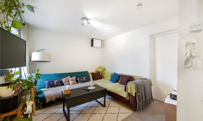 Недвижимость Carleton Road: 12