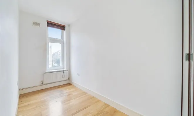 Недвижимость Charteris Road: 2