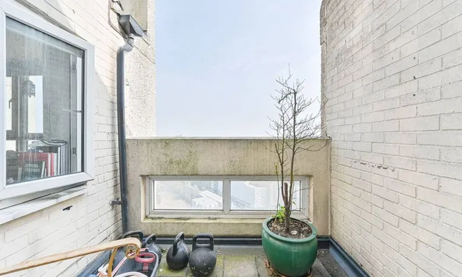 Недвижимость Grantham Road, Clapham North: 2