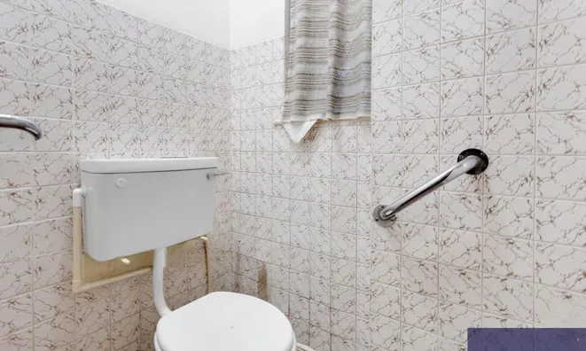 Недвижимость Kingswood Court, West End Lane: 2