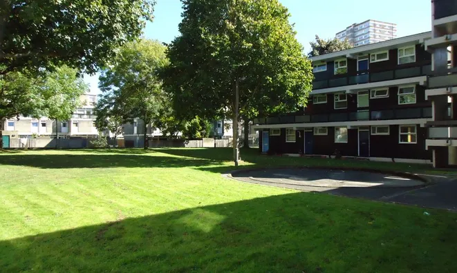 Недвижимость Westbridge Road: 2