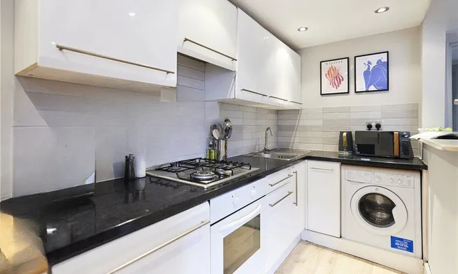 Недвижимость Amwell Street: 14