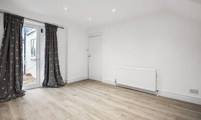 Недвижимость Beatrice Road: 2