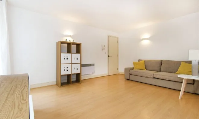 Недвижимость Commercial Road: 13