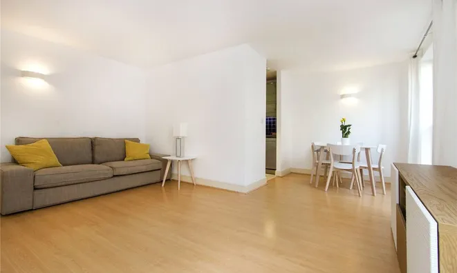 Недвижимость Commercial Road: 14