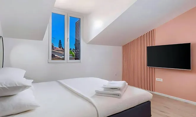 Недвижимость Трёхкомнатная квартира в центре: 6