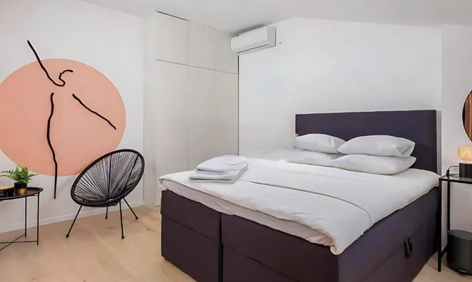 Недвижимость Трёхкомнатная квартира в центре: 11