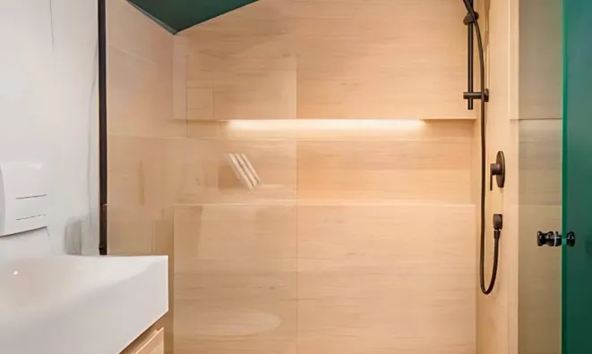 Недвижимость Трёхкомнатная квартира в центре: 19