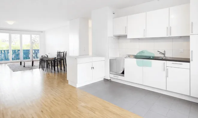 Недвижимость Apartment 4 rooms: 2