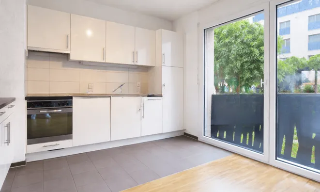 Недвижимость Apartment 4 rooms: 3