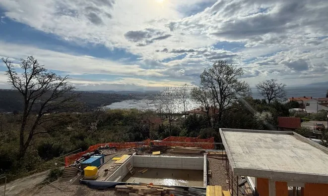 Недвижимость Трехкомнатная квартира в Опатии: 19