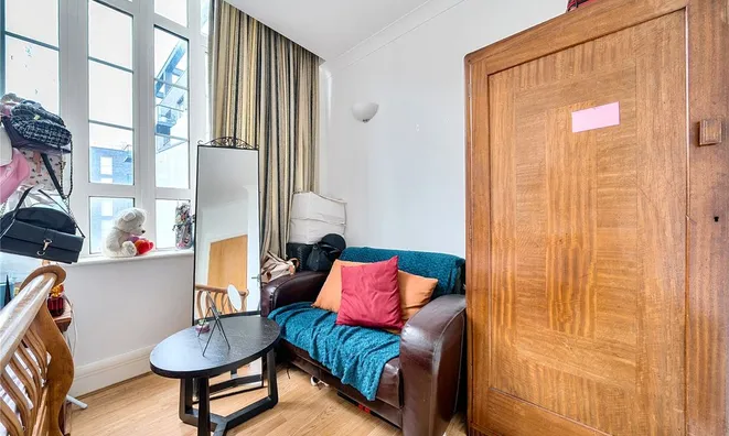 Недвижимость Grange Yard: 5