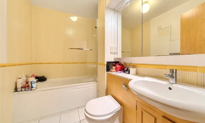 Недвижимость Grange Yard: 12